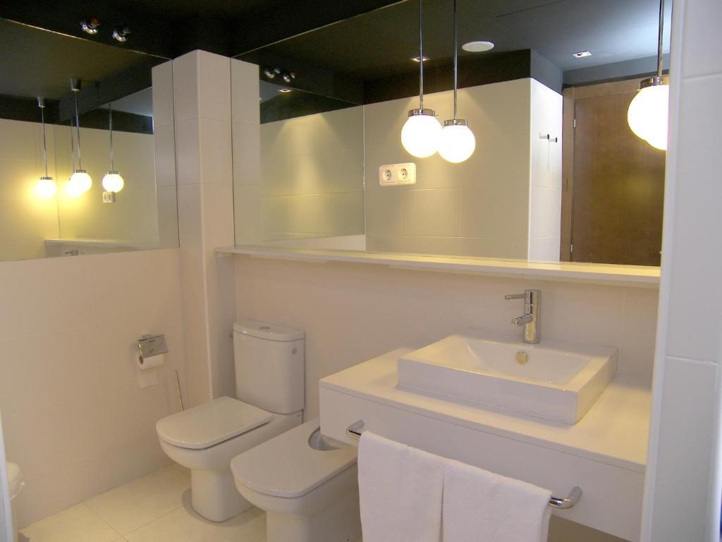 Hostal Badaloni Бадалона Номер фото